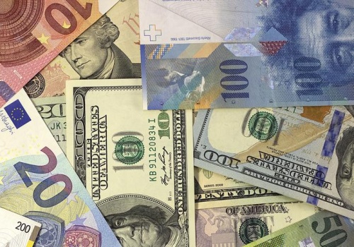 Rekordowo mocny frank szwajcarski. Dolar w odwrocie, a euro nie tanieje