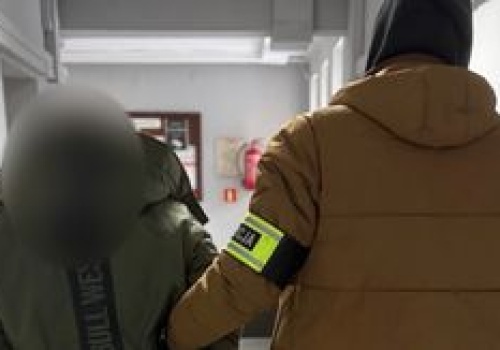 Czarnków: 25-latek złamał sądowy zakaz. Sąd błyskawicznie wymierzył mu srogą karę