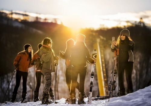 Narty we Włoszech: gdzie jechać i jak zorganizować wyjazd na ferie z dziećmi?