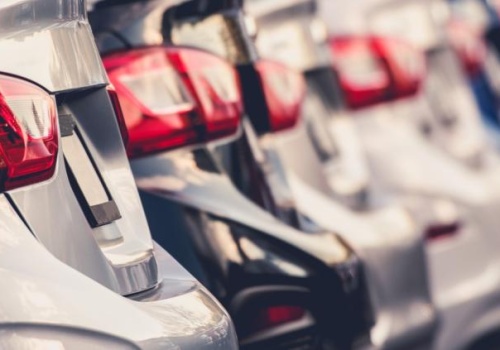 Wyprzedaż rocznika 2025 w decydującej fazie. Ekspert: tysiące aut na placach