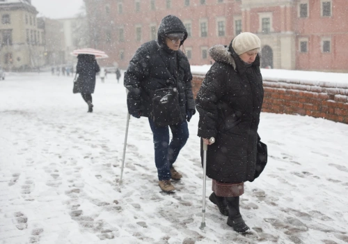 Waloryzacja emerytur od marca 2026. Podwyżki są, ale realnie niższe niż wcześniej. Przez obecną ekipę ich tempo wyhamowało