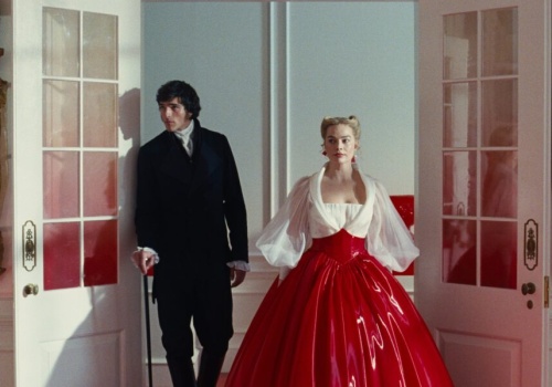 Krytycy oceniają „Wichrowe wzgórza”. Czy film z Robbie i Elordim jest udany?