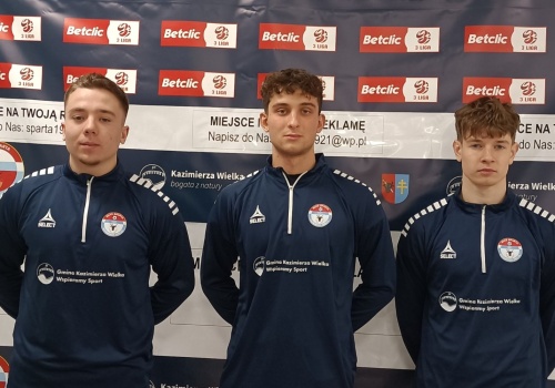 Kolejni piłkarze Hutnika wiosną zagrają w Kazimierzy Wielkiej