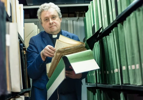 Archiwum krakowskiej kurii zostało otwarte. Co można w nim dziś sprawdzić?