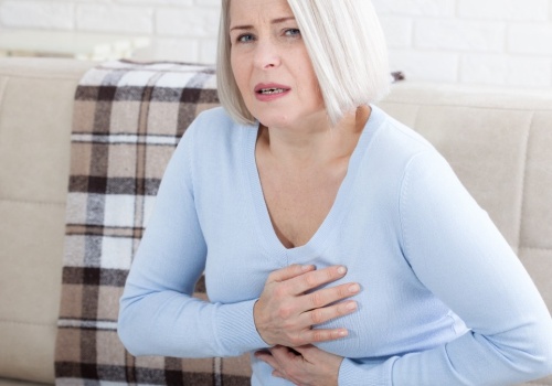 Ostry ból w klatce może mieć nietypową przyczynę. Na to zwróć uwagę