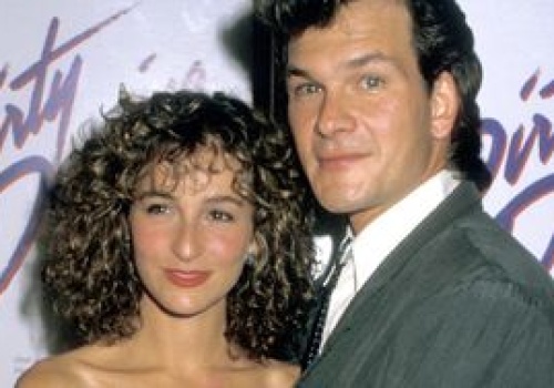 Prawie 66-letnia Jennifer Grey chwali się smukłą figurą w bikini. Tak dziś wygląda Baby z 