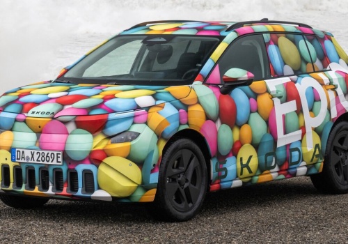 Nowa Skoda Epiq oferowana jako Epiq 35 i Epiq 40 z baterią 38,5 (37) kWh LFP oraz Epiq 55 z 55 (52) kWh. To są Lentilky?