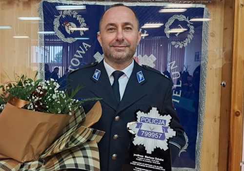 Po blisko ćwierć wieku służby podinsp. Mariusz Dziuba, Komendant Komisariatu Policji w Białej pożegnał się dziś z mundurem (zdjęcia)