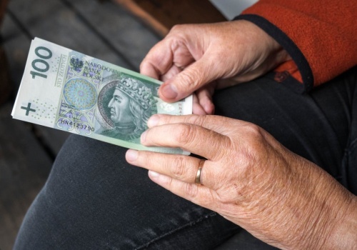 Od marca ZUS wprowadza nowe progi. Przekroczysz je i żegnasz się z emeryturą