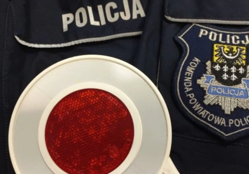 Peugeot wzbudził podejrzenia. Kierowca pożegnał się z kluczykami