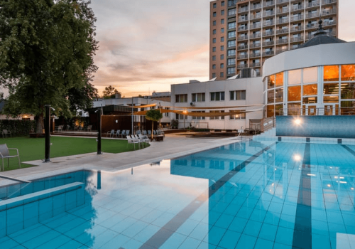 Węgierskie uzdrowisko w Hajdúszoboszló 🌡️💦 Termalne baseny i wyżywienie 🍽️