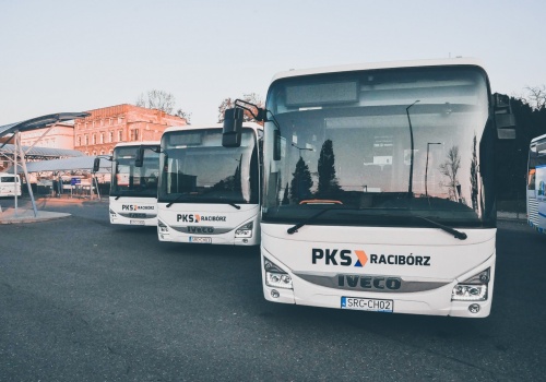 Darmowe przejazdy PKS dla młodych w powiecie raciborskim podczas ferii
