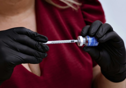 Jakich zabiegów nie może ci zrobić kosmetyczka? Ministerstwo Zdrowia jasno stawia granice