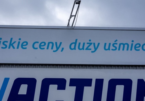 Action ODLECIAŁO! Ta ładowarka 3 w 1 kosztuje grosze