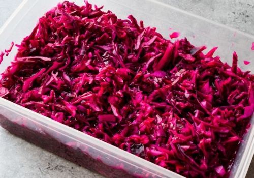 Zdrowa, chrupiąca i bardzo sycąca surówka. Idealna, gdy jesteś na diecie