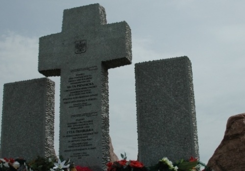 Ukraina zwleka o decyzją o ekshumacji ofiar mordu w Hucie Pieniackiej