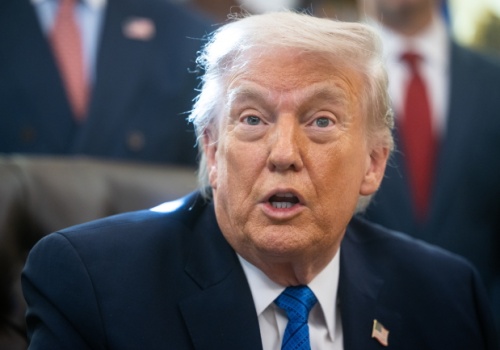 Były doradca Trumpa o jego polityki zagranicznej: Chaotyczne „globalne piractwo”