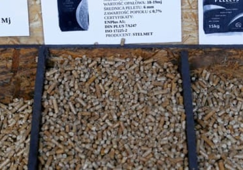 Ceny pelletu szaleją, koszty ogrzewania w górę. UOKiK: rząd wiedział o problemie