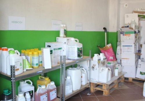 Zakup środków ochrony roślin przez internet. Co z pustymi opakowaniami?