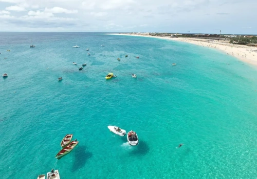 Rośnie liczba zakażeń na egzotycznych wyspach. Wydano ostrzeżenie dla turystów