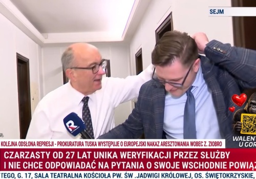 Nietypowa scena w Sejmie. Czarzasty próbował objąć przedstawiciela Republiki