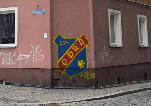 Kibice walczą o herby Odry Opole. Przypominają deklaracje miasta