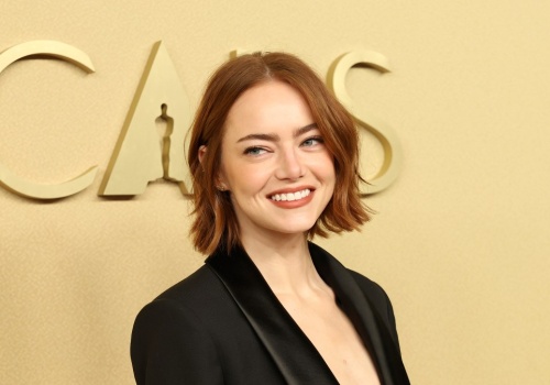 Weszła i olśniła zebranych. Patrzyli nie tylko na jej długie nogi