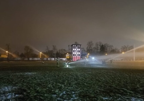 Nocna próba ognia. Strażacy szkolili się w warunkach jak z prawdziwej akcji
