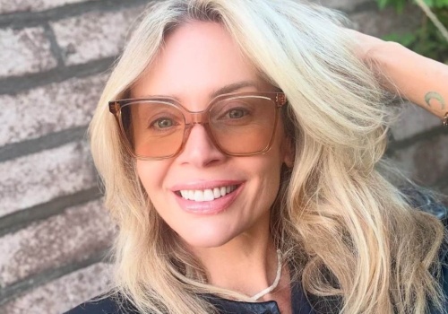 Jak nosić jeansy do kozaków? Trik Agnieszki Woźniak-Starak to stylowy must have