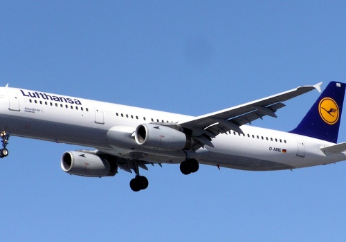 W czwartek dziesiątki tysięcy pasażerów mogą utknąć na lotniskach. Piloci Lufthansy zapowiadają strajk