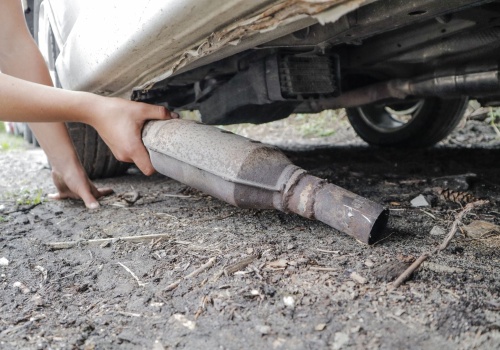 Kary za wycięcie katalizatora. Co grozi kierowcy i warsztatowi? Kto je nakłada?