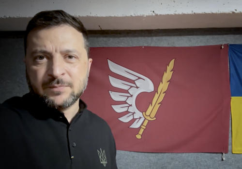 Zełenski ogłosi nowe wybory prezydenckie i referendum? Sprzeczne doniesienia