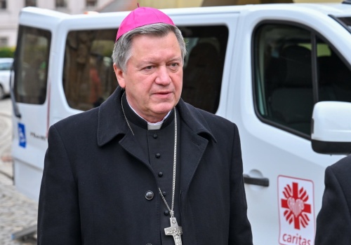 Abp Józef Kupny: choroba pokazuje nam, że potrzebujemy Boga i drugiego człowieka