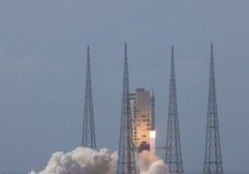 Chiny: udany test nowej rakiety i statku kosmicznego