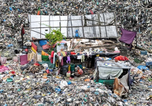 UE zakazuje niszczenia niesprzedanych ubrań. Przełomowe zmiany od 2026 roku