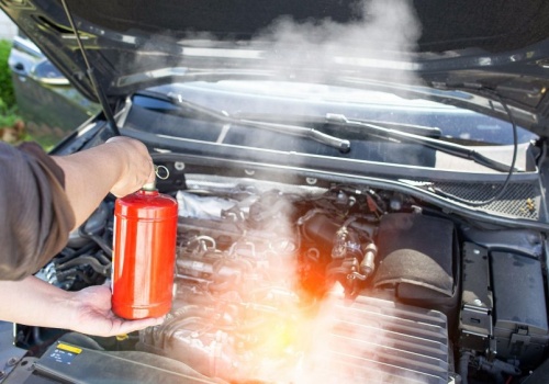 Płonące elektryki to bujda na kółkach. Pokaż to wujkowi, który mówi, że palą się jak zapałki