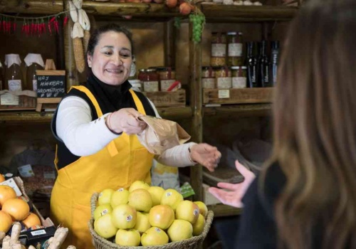 Mały sklep wygrywa z marketem. Tak zmieniają się nasze zakupy
