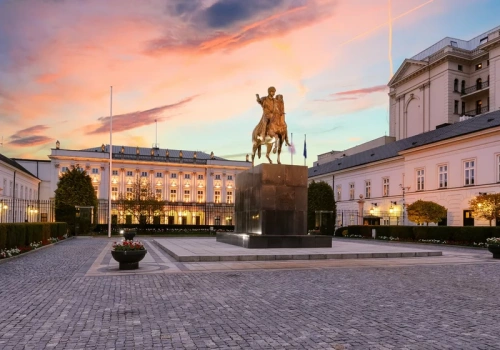 Powoływali się na wpływy w Kancelarii Prezydenta. Łapówki w zamian za ułaskawienia