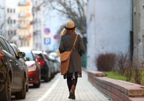 Szybkie chodzenie zdradza twój charakter. Co mówi o tobie?