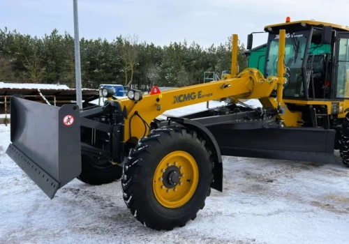 Nowa równiarka w Gminie Ciechanowiec. Wspólna inwestycja 27 sołectw