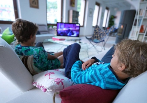 Rodzice myślą, że to zwykłe filmiki z YouTube. Minecraft wciąga młodsze dzieci za mocno