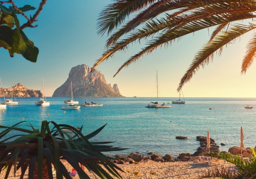 🔥 Szczyt wakacji na Ibizie 🍹 Loty z 3 miast od 613 PLN 🏖️☀️