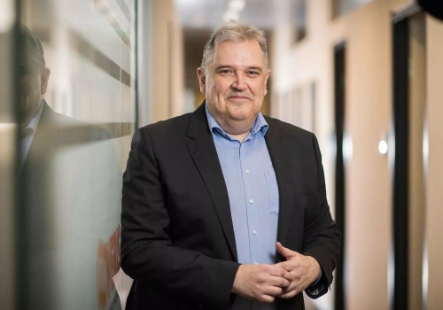 Gigant z rynku opakowań spożywczych sprzedaje papierowy biznes