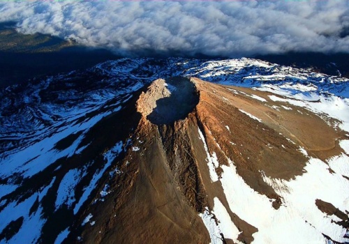 Teide znów drgnął. Naukowcy uspokajają: brak zagrożenia erupcją