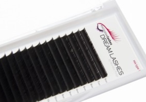 Makijaż na wielkie wyjście - jak sztuczne rzęsy podkreślają wieczorową stylizację?