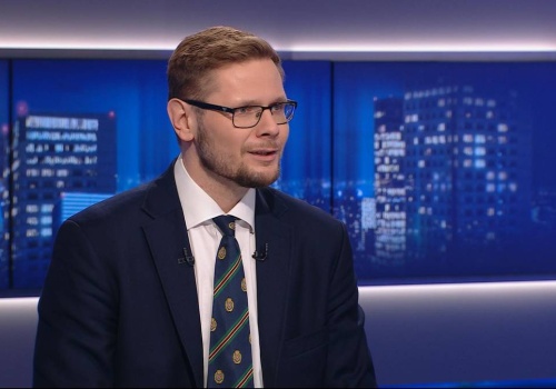 Awans w jeden dzień. Poseł PiS odpowiada na zarzuty prokuratury