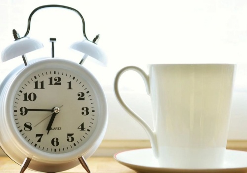 Zmiana czasu na letni. Polacy przestawią zegarki wcześniej, warto pamiętać