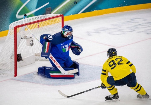 Gospodarze powalczyli z hokejową potęgą