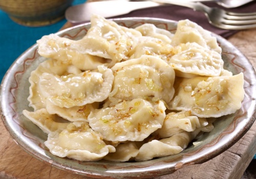 Pierogi ruskie w nowej odsłonie. Te 2 przyprawy nadają im charakteru