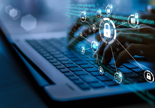 Miliardy na cyberbezpieczeństwo w ręku prezydenta. Bitwa o ustawę o KSC